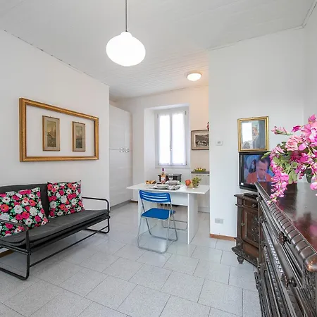 Casa Olivia Little Sweet Escape - Happy Vezzo